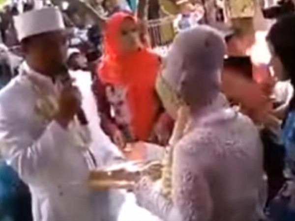 عروس تطلب مهرها حفظ سورة الرحمن كاملة