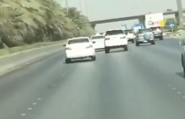 حادث سير بشكل مفاجئ على الطريق السريع