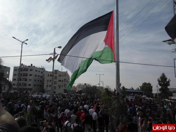 إطلاق أطول سارية علم في طولكرم
