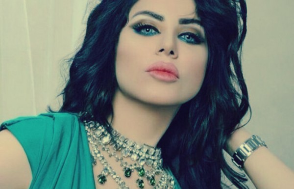 حليمة بولند تنشر فيديو أثناء حقنها بالبوتوكس