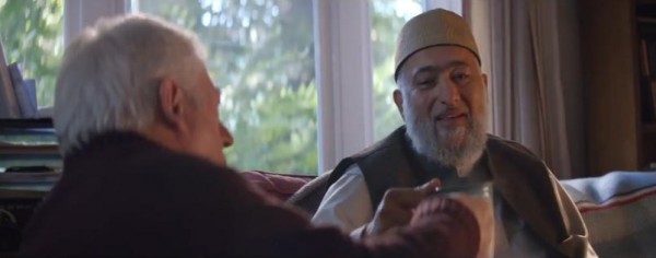 أول إعلان لـ"أمازون" يظهر خلاله رجل مسلم يثير الإنترنت