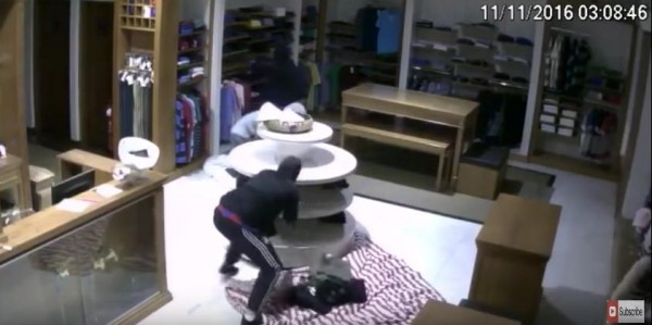 عملية سرقة لمتجر ملابس