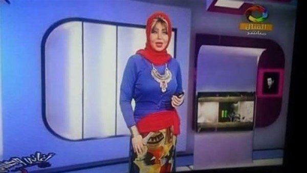 تهديد مذيعة مصرية بالفصل بسبب ملابسها