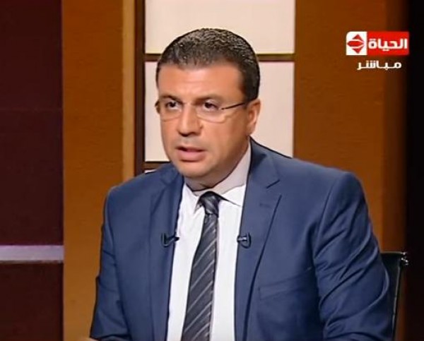 دكتور يتحدى عمرو الليثى فى تنويم مغناطيسى لطاقم قناة الحياة وينجح فى ذهوله على الهواء