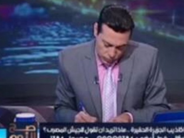 متصل يسب الجزيرة بلفظ خارج و"الغيطي" يعتذر لمشاهديه