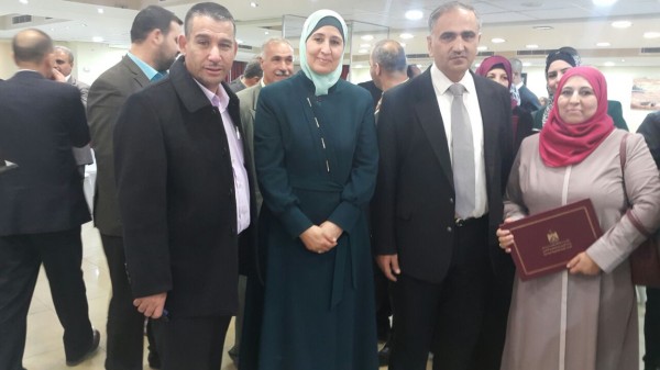 وزارة التربية والتعليم تمنح مدرسة بنات العمرية في قلقيلية شهادة المدرسة المتميزة