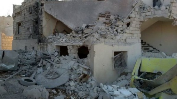 "مقتل 14 مدنيا" في غارات جوية على قرية بمحافظة إدلب السورية