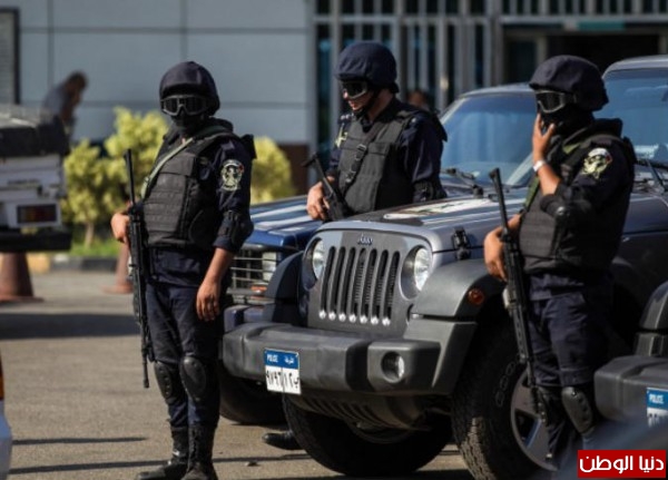 اعتقال 10 من رجال الشرطة المصرية على خلفية قضية مكين
