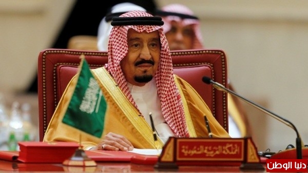 الملك سلمان يصل الكويت بعد انتهاء القمة الخليجية