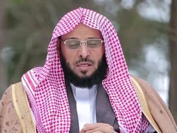 الداعية عائض القرنى يغنى مع الأقباط بعيدهم " آمنت بالمسيح "