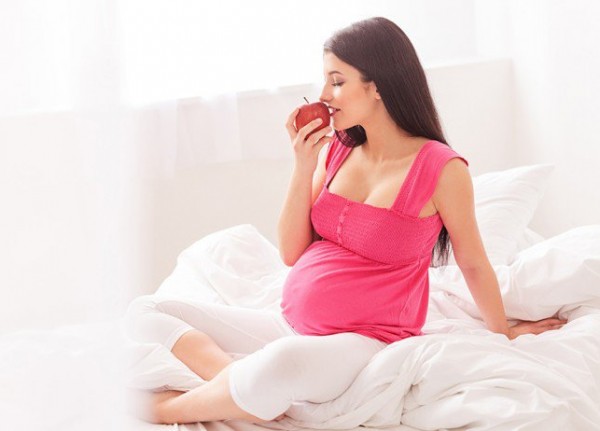 فوائد الفاكهة للمرأة الحامل
