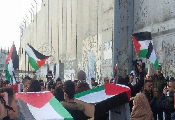 الاحتلال يقمع مسيرة بيت لحم للمطالبة بجثامين الشهداء