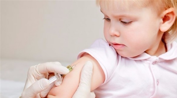 خففي آلام التطعيم لدى طفلك