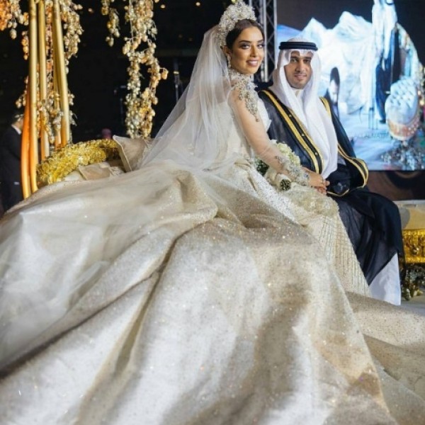 لماذا لم ترتدِ بلقيس فستان زفافها الثاني من تصميم العالمي نيكولا جبران؟