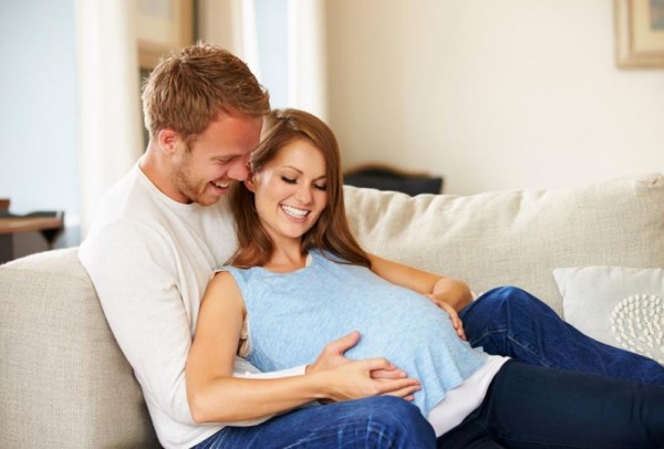 هل العلاقة الحميمية تضر الجنين؟