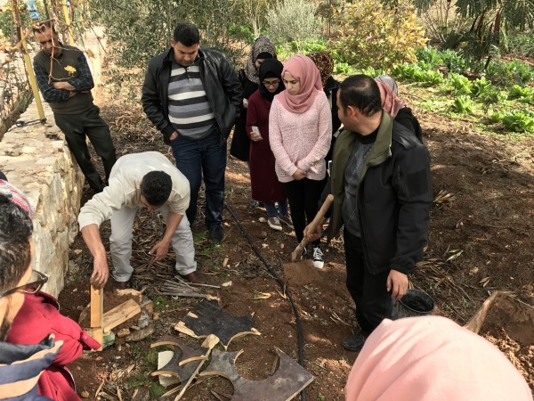 مركز معاً يختتم دورة "الزراعة البيئية"