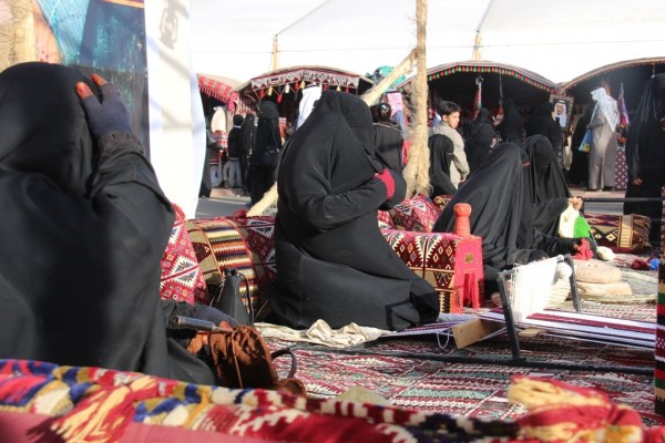 أسر بدوية تستعيد ذكريات "حياة البادية" في مهرجان الصحراء