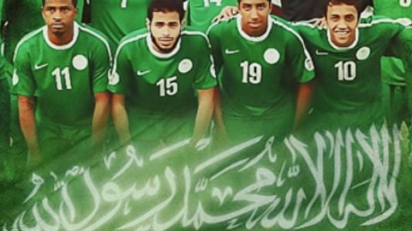 مفتي السعودية يطالب بعدم إقامة المباريات بين المغرب والعشاء.. والسبب؟