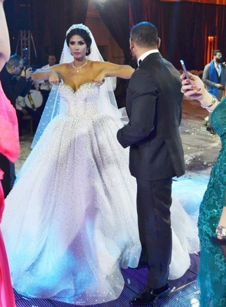 ساندي التونسية تكشف لأول مرة كيف تعرفت على زوجها
