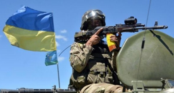 بنس وبوروشينكو يبحثان سبل وقف شامل لاطلاق النار بأوكرانيا