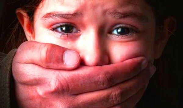 مصر: شابين يتناوبان على اغتصاب طفلين أكثر من 20 مرة