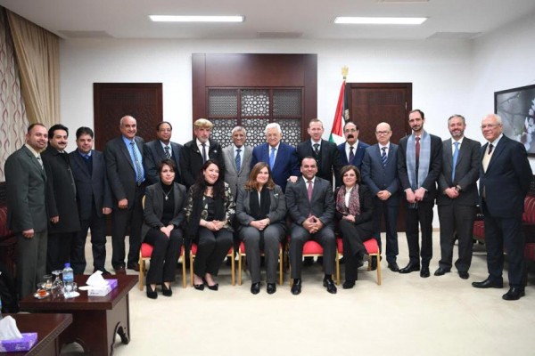 الرئيس عباس يؤكد على ضرورة دعم "الألكسو" للثقافة الفلسطينية