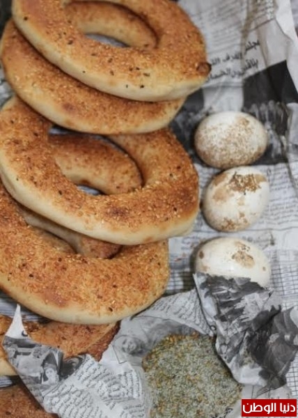 بالصور: كعك أبو عايش.. نكهة الفطور الريحاوية