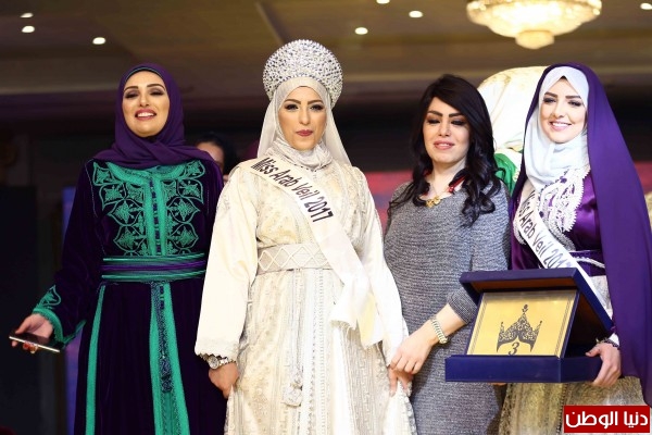 فوز اليمنية"منال أحمد" بلقب ملكة جمال المحجبات العرب