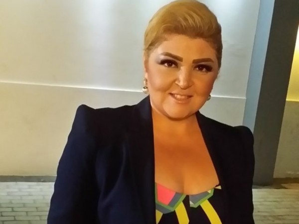 مها أحمد تتجاهل وزنها وترتدي فستان أسود شفاف!