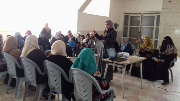 المركز الفلسطيني للاتصال: زيادة وعي النساء العاملات بحقوقهن السياسية