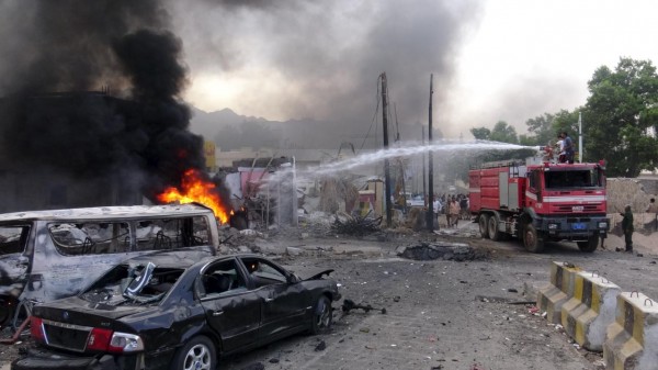5 قتلى في انفجار سيارة استهدفت معسكر الحزم بأبين