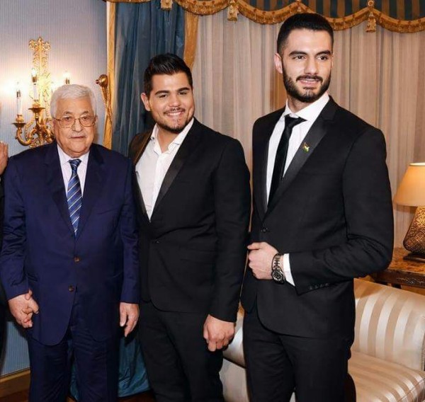 الرئيس عباس زار المشاركين في Arab Idol ولن يحضر حلقة الليلة