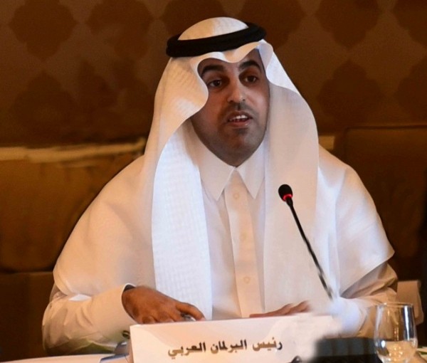 رئيس البرلمان العربي يشيد بانجازات دولة الكويت