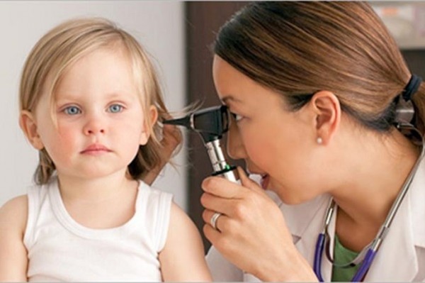 كيف أعالج التهابات الأذن عند طفلي؟