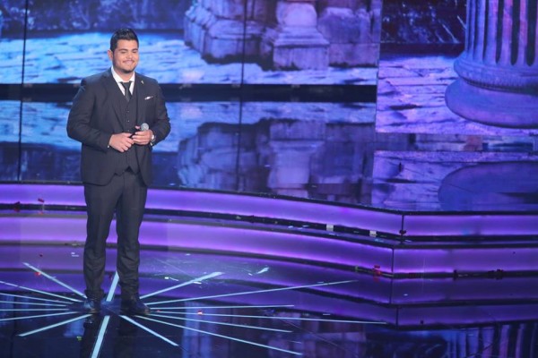 أمير دندن يؤدي آخر أغنية على مسرح Arab Idol .. وعساف بين الحضور
