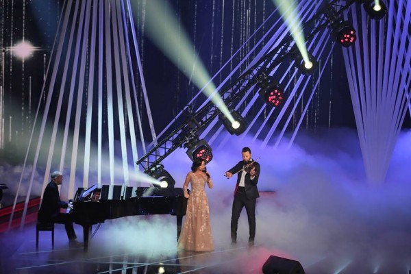 مسرح Arab Idol تحول إلى "تراجيديا" بسبب غناء شيرين والأزمة اليمنية