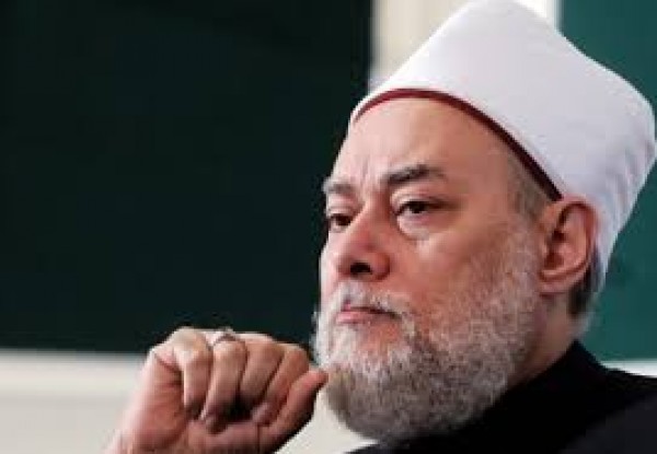جمعة: يجوز للمسلمين بيع الخمور