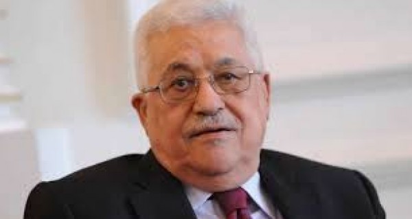 الرئيس عباس والقس تفيت يبحثان الانتهاكات الإسرائيلية
