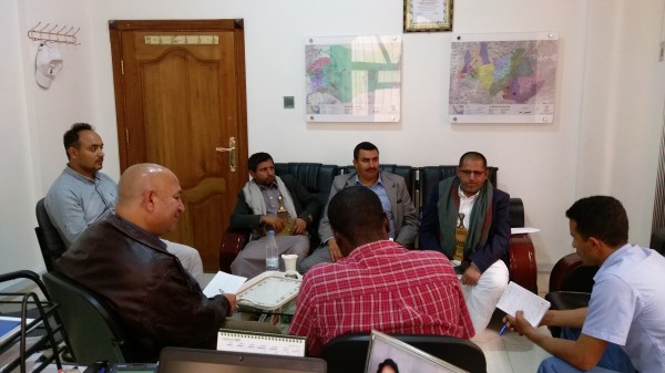 الهلال اليمني والسلطة المحلية تعقدان اجتماع تشاوري
