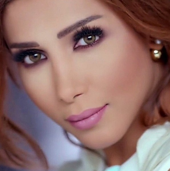 الفنانة أروى تبكي وتغني موال يمني !