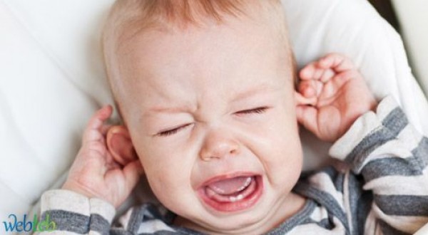 كيف أعالج التهابات الأذن عند طفلي