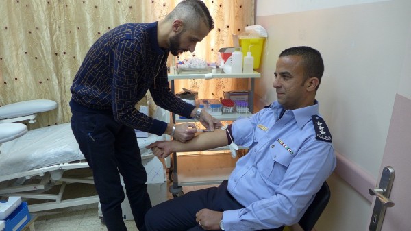 شرطة أريحا تطلق حملة للتبرع بالدم لصالح المشفى الحكومي