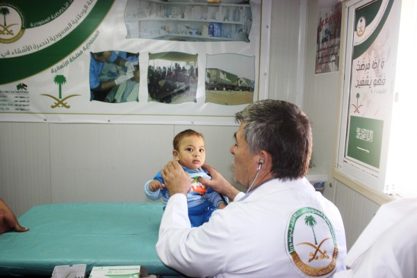 العيادات التخصصية السعودية بمخيم الزعتري تتعامل مع 9935 حالة مرضية