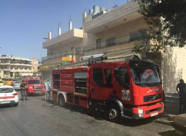 الدفاع المدني يخمد حريقاً بمحل تجاري وسط جنين