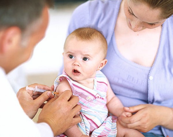 متى يصاب الطفل بالمرض رغم التطعيم