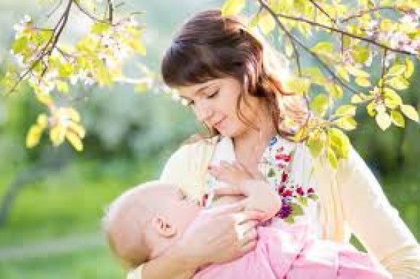 لاتصدقي هذه المعتقدات عن العلاقة بين الأم ورضيعها