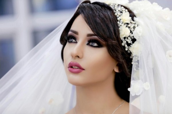 بعد حربها مع أحلام .. كاميليا ورد تُصدر أولى أغانيها