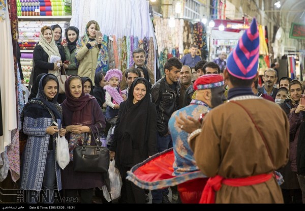 إيران تبحث عن البهجة فى احتفالات عيد النوروز