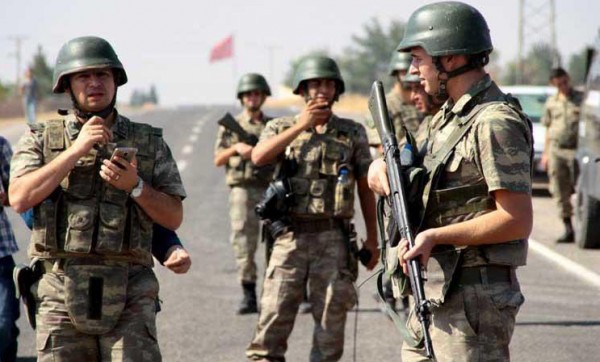 مقتل جندي تركي قنصًا على الحدود السورية