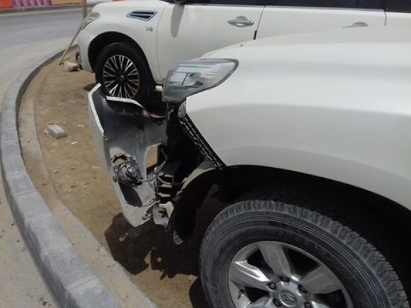 تصرف شرطي إماراتي صدم سيارة مصري يُشعل الفيسبوك!